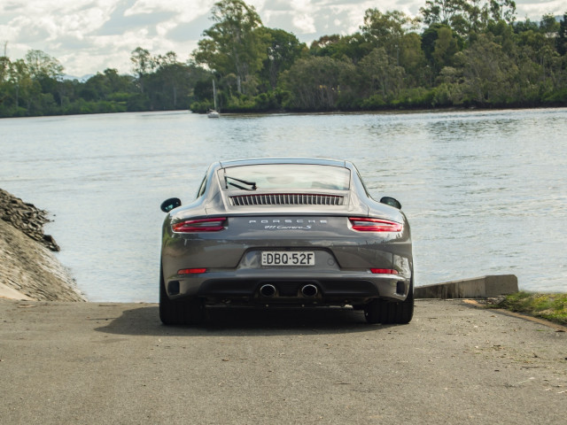 Porsche 911 Carrera S фото