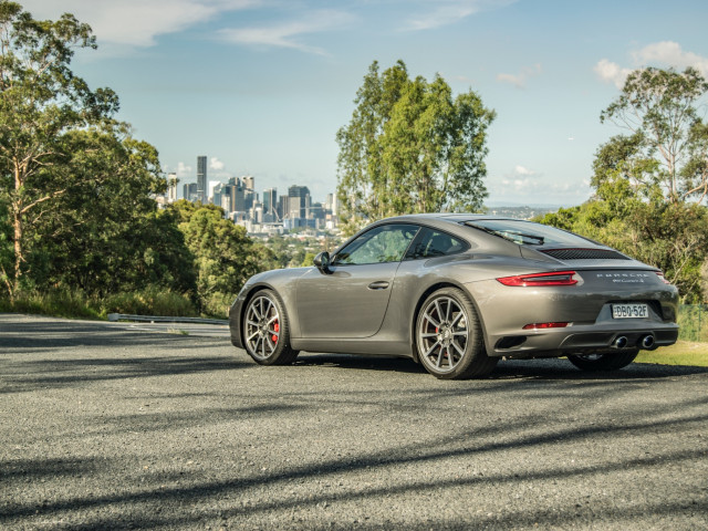 Porsche 911 Carrera S фото