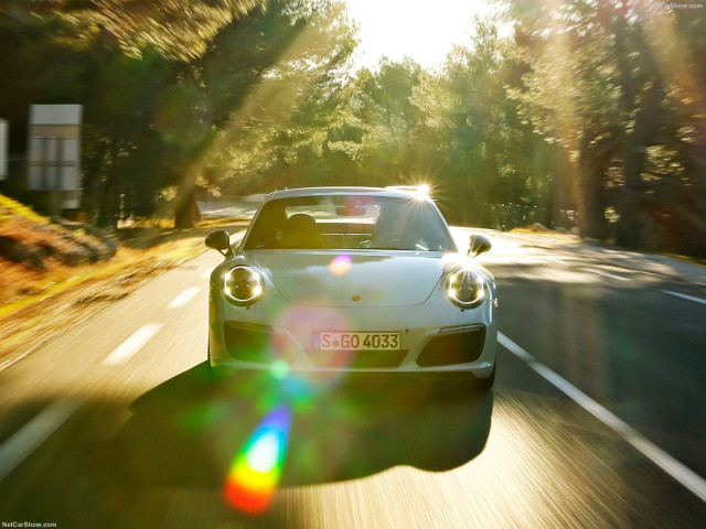 Porsche 911 Carrera фото