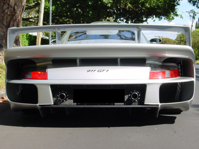Porsche 911 GT1 фото