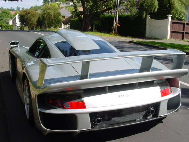 Porsche 911 GT1 фото