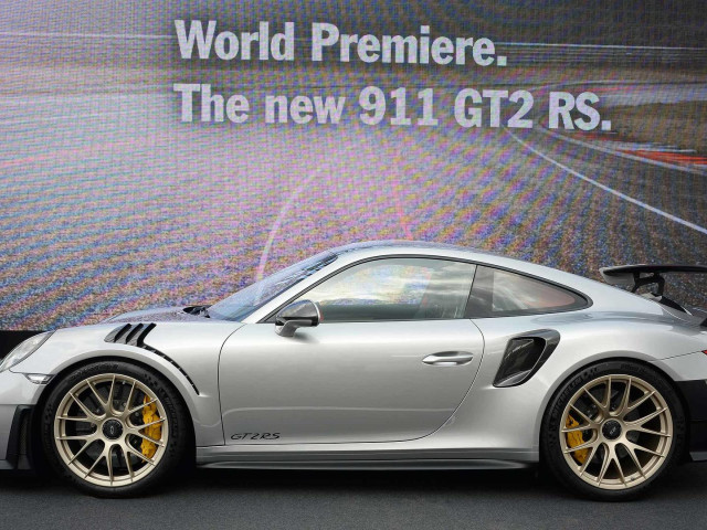 Porsche 911 GT2 RS фото