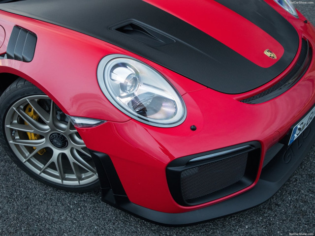 Porsche 911 GT2 RS фото