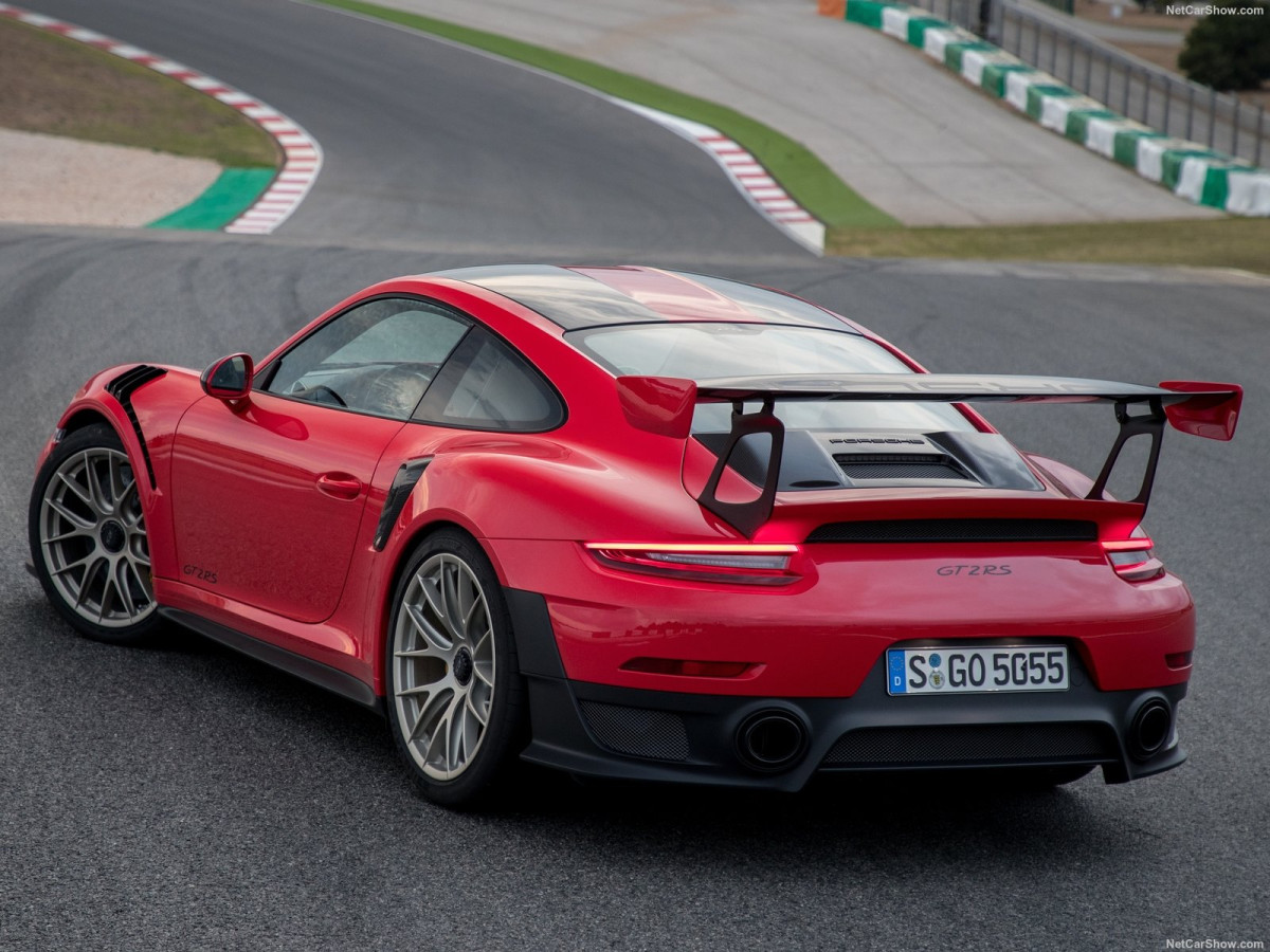 Porsche 911 GT2 RS фото 189596