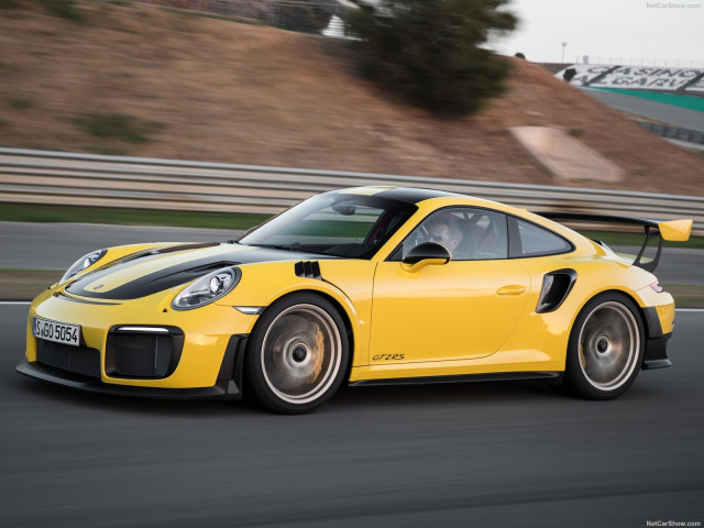 Porsche 911 GT2 RS фото