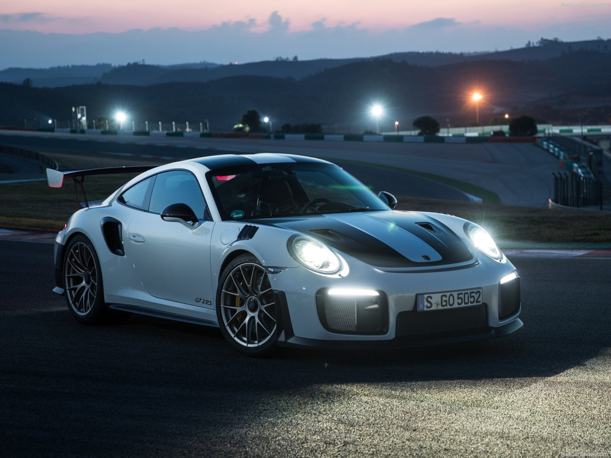 Porsche 911 GT2 RS фото 189607