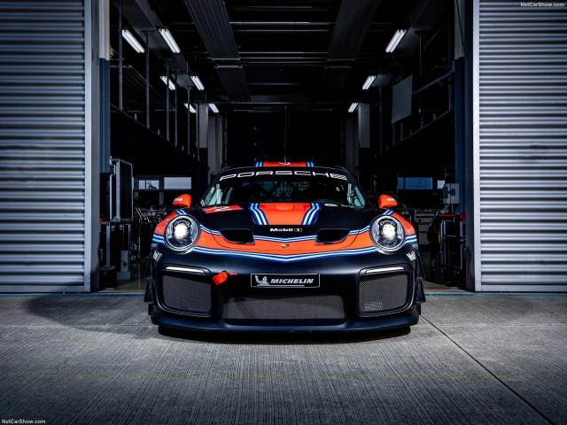 Porsche 911 GT2 RS фото