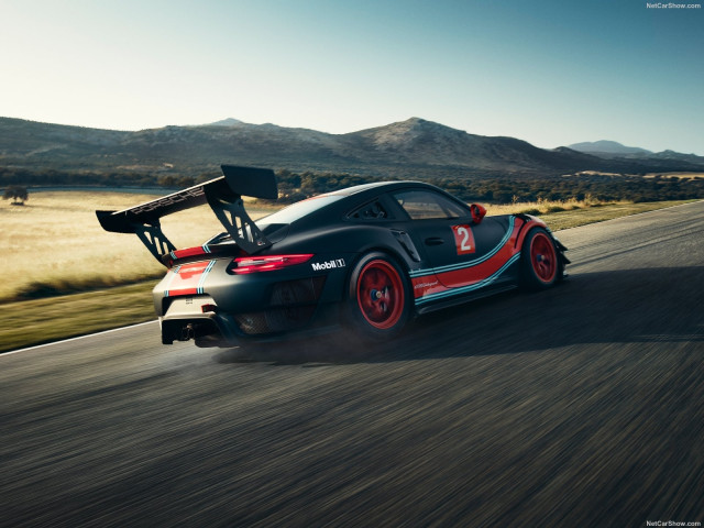 Porsche 911 GT2 RS фото