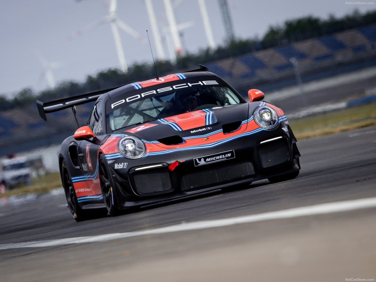 Porsche 911 GT2 RS фото 203179