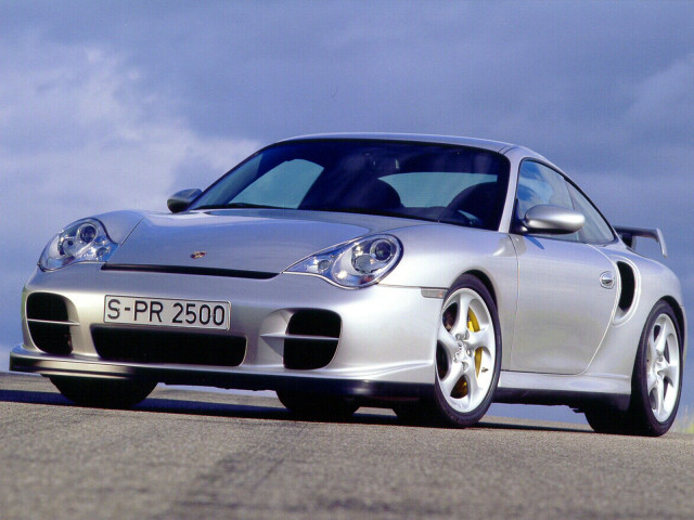 Porsche 911 GT2 фото