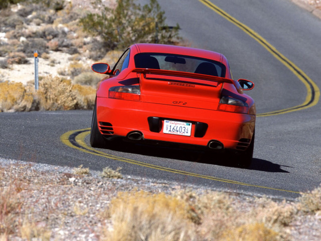 Porsche 911 GT2 фото