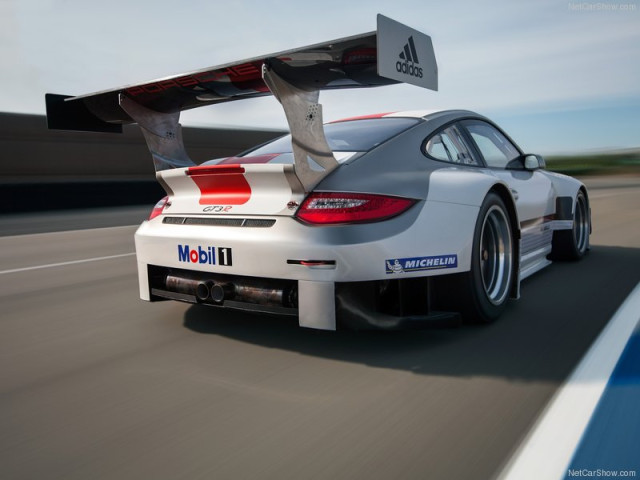 Porsche 911 GT3 R фото