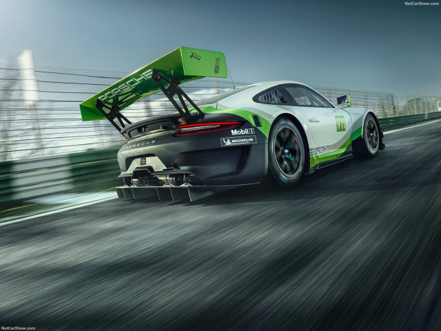 Porsche 911 GT3 R фото