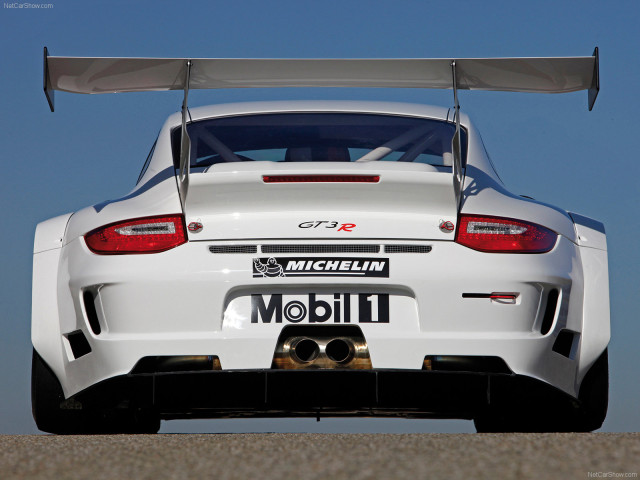 Porsche 911 GT3 R фото