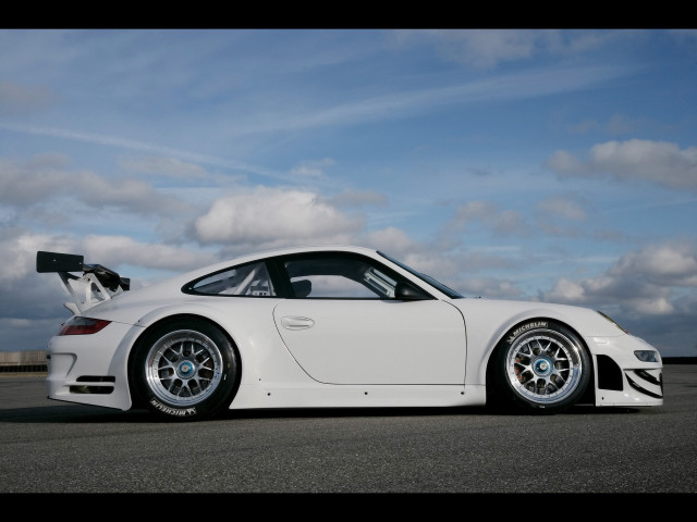 Porsche 911 GT3 RSR фото