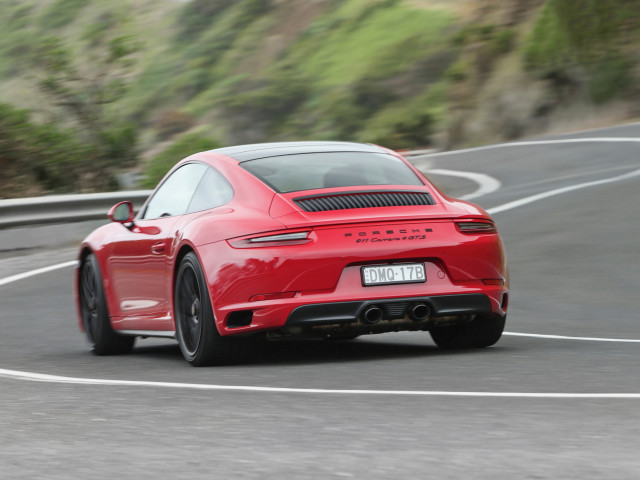 Porsche 911 GTS фото