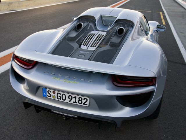 Porsche 918 Spyder фото
