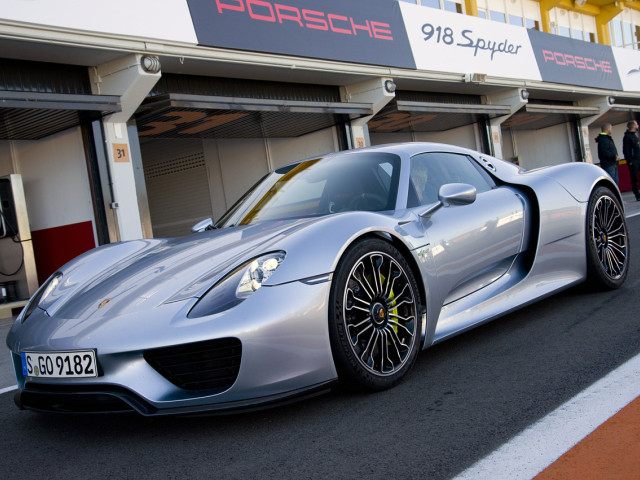 Porsche 918 Spyder фото