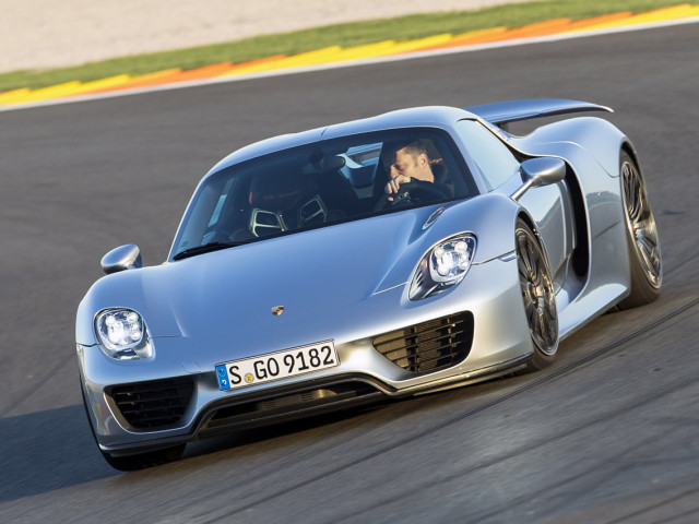 Porsche 918 Spyder фото