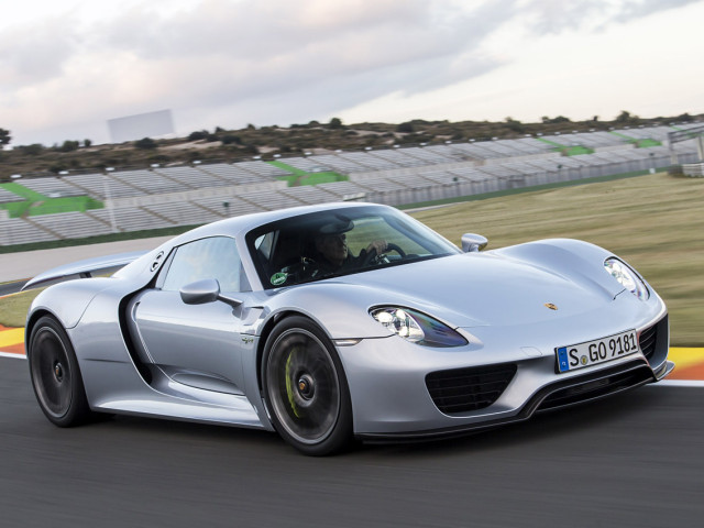 Porsche 918 Spyder фото