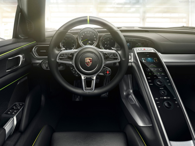 Porsche 918 Spyder фото