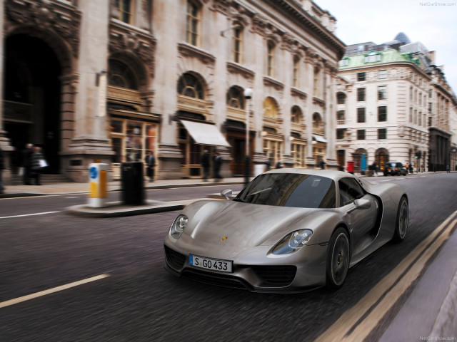 Porsche 918 Spyder фото