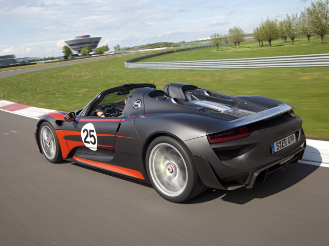 Porsche 918 Spyder фото