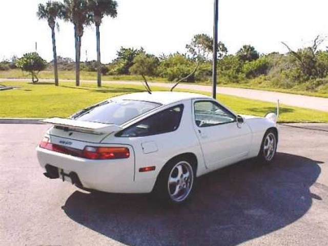 Porsche 928 фото