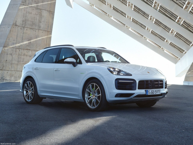 Porsche Cayenne Hybrid фото