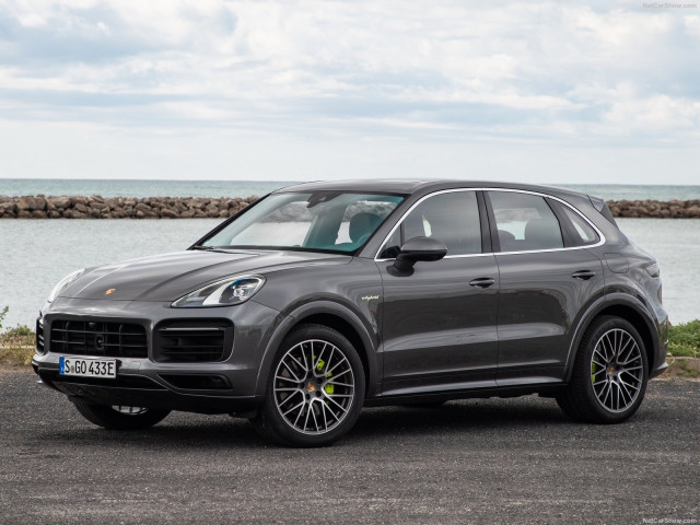 Porsche Cayenne Hybrid фото