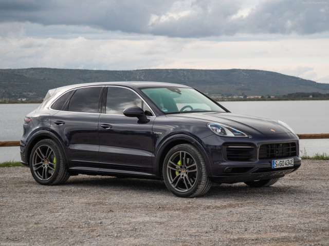 Porsche Cayenne Hybrid фото