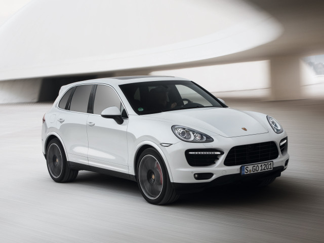 Porsche Cayenne Turbo S фото