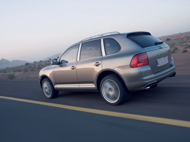 Porsche Cayenne Turbo S фото