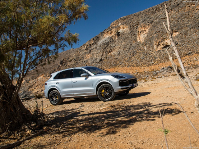 Porsche Cayenne Turbo фото