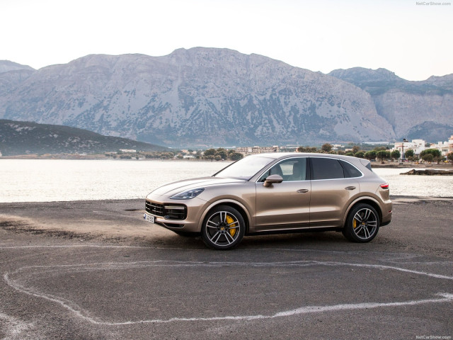 Porsche Cayenne Turbo фото