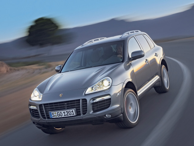 Porsche Cayenne Turbo фото