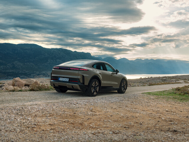 Porsche Cayenne Coupe фото