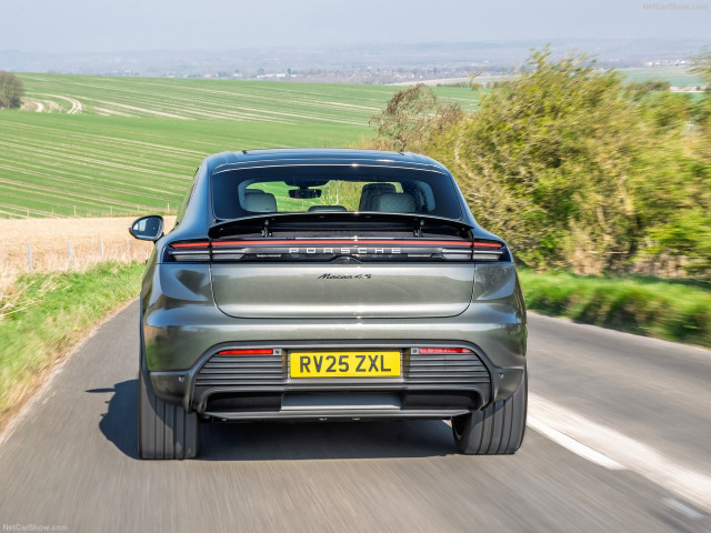 Porsche Macan фото