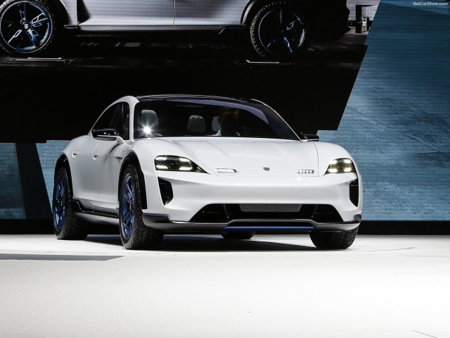 Porsche Mission E фото