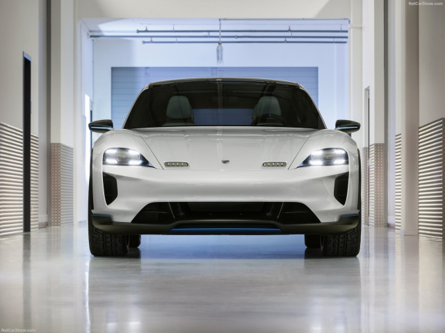 Porsche Mission E фото