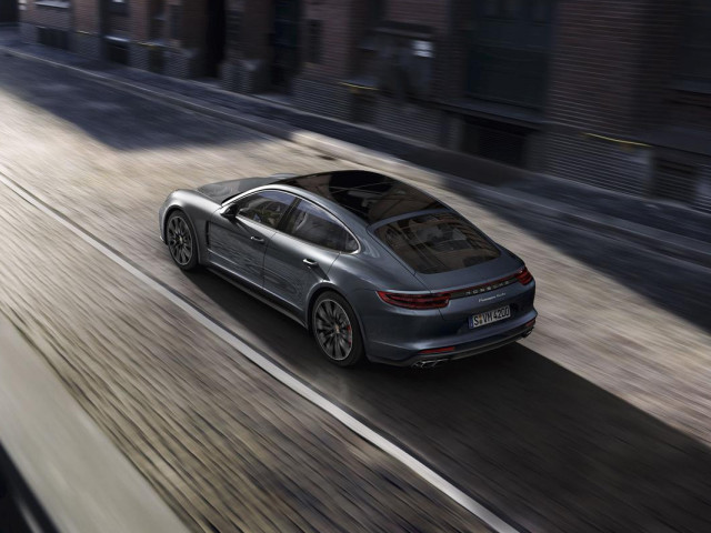 Porsche Panamera 4 E-Hybrid фото