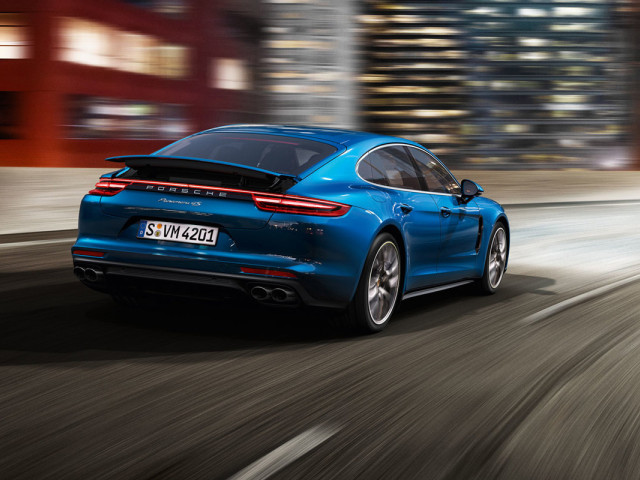 Porsche Panamera 4 E-Hybrid фото