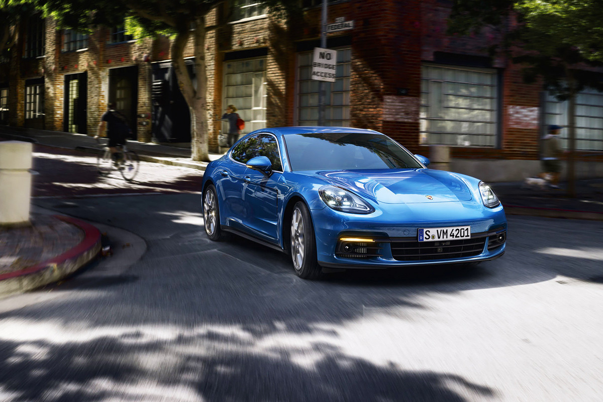 Porsche Panamera 4 E-Hybrid фото 175101