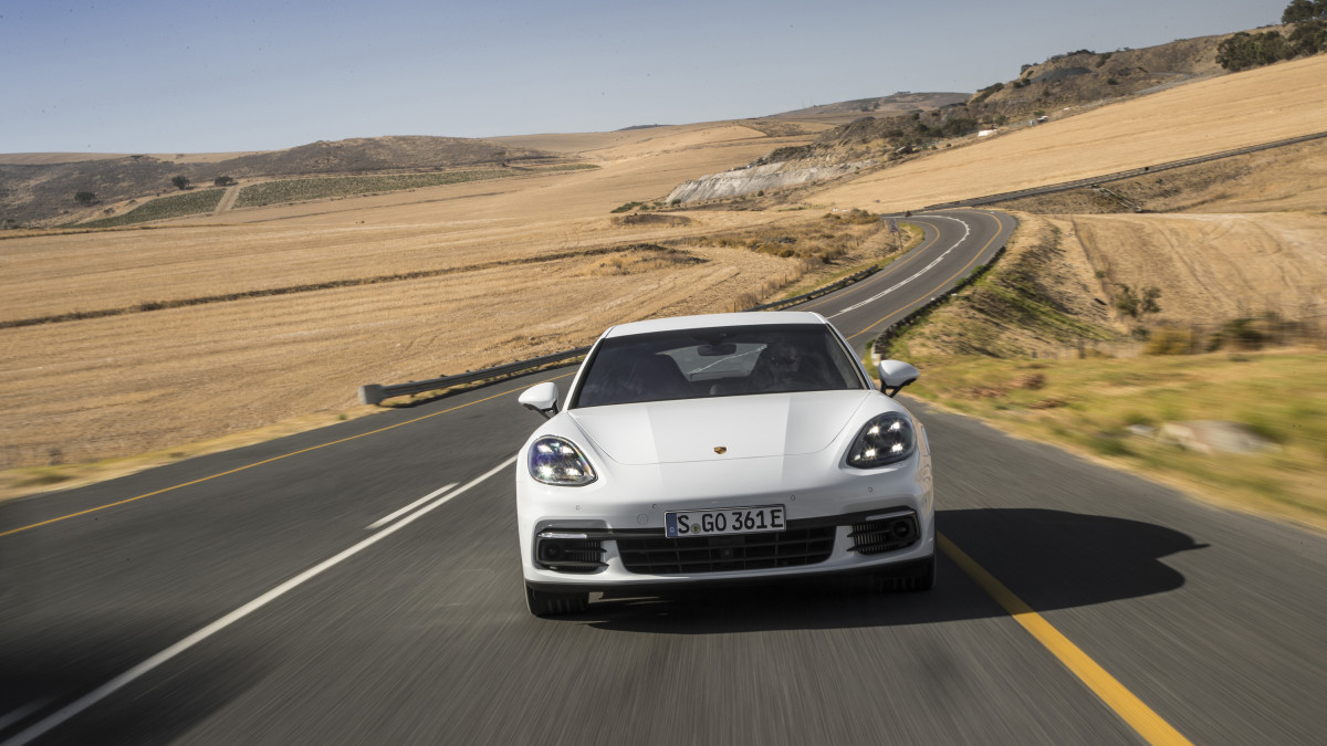 Porsche Panamera 4 E-Hybrid фото 180186