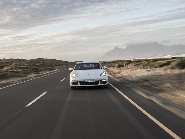 Porsche Panamera 4 E-Hybrid фото