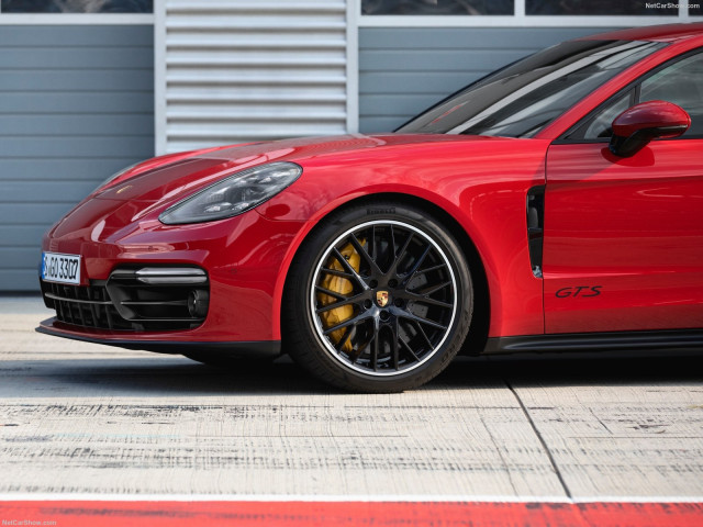 Porsche Panamera GTS фото