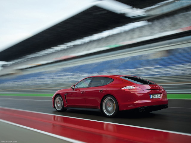 Porsche Panamera GTS фото