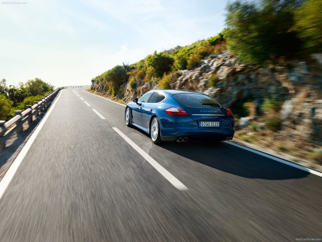 Porsche Panamera S Hybrid фото