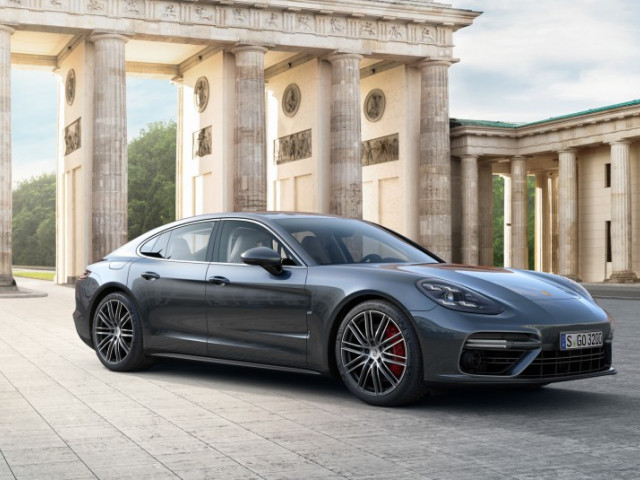 Porsche Panamera Turbo фото