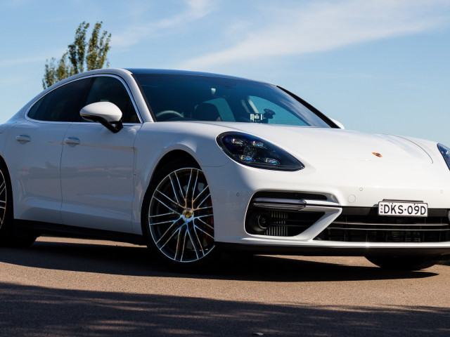 Porsche Panamera Turbo фото